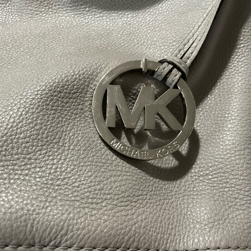 Michael Kors Pebbled Leather Hobo Shoulder Bag Light Gray Large Slouchy Purse - Picture 8 of 10